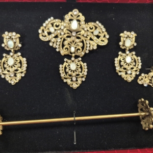 Aderezo latón viejo y cristal adulta