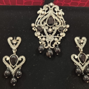 Aderezo plata envejecida con piedra negra adulta